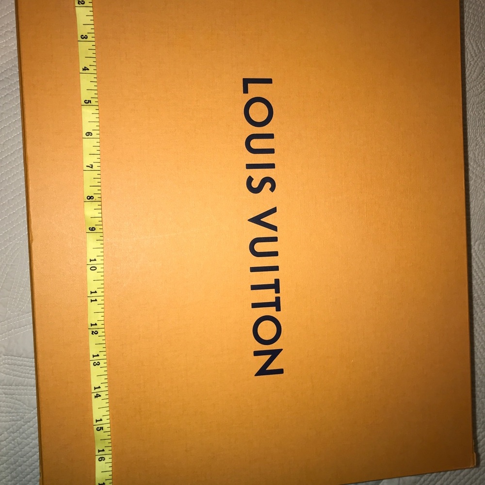 Boxes - Picture 2 of 8